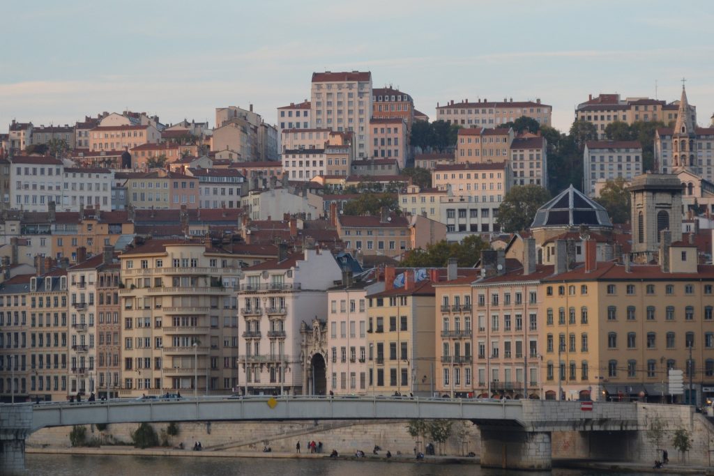 Façades lyonnaises depuis les quais